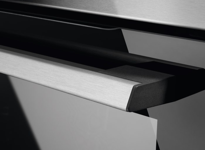 Фото Духовка електрична Electrolux EOE7P31X