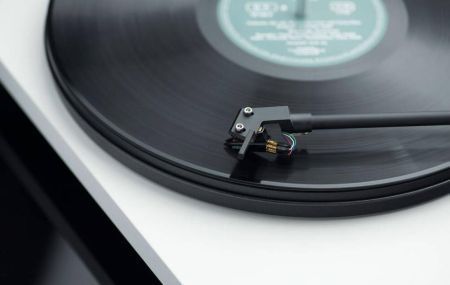 Проигрыватель виниловых дисков Pro-Ject Primary E Phono Black 1391053 фото
