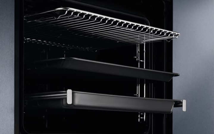 Фото Духовка електрична Electrolux EOE7P31X