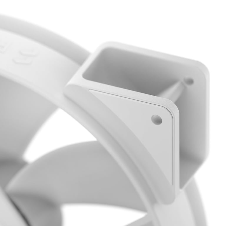 Фото Вентилятор Fractal Design Prisma AL-18 PWM White 1-Pack (FD-FAN-PRI-AL18-PWM-WT)