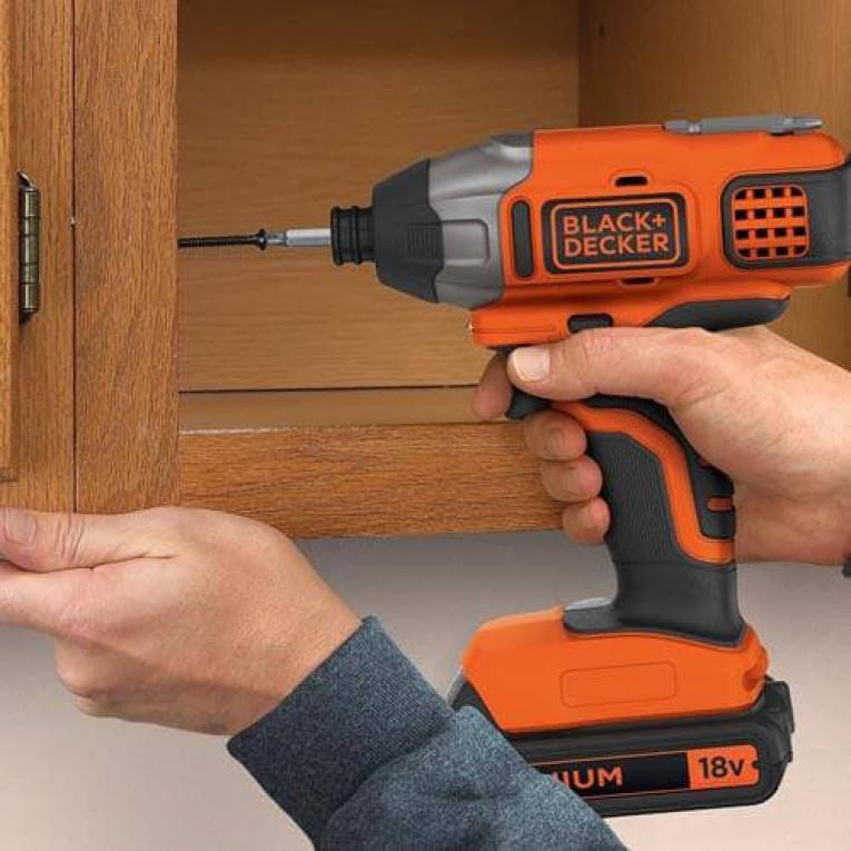 фото Гайковерт Black+Decker BDCIM18N 3