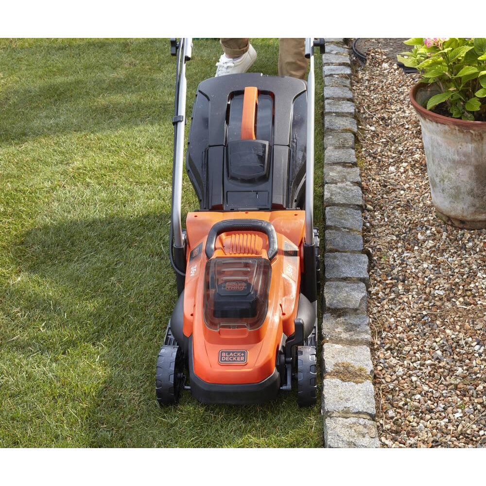 Фото Газонокосилка аккумуляторная Black+Decker BCMW3336L2