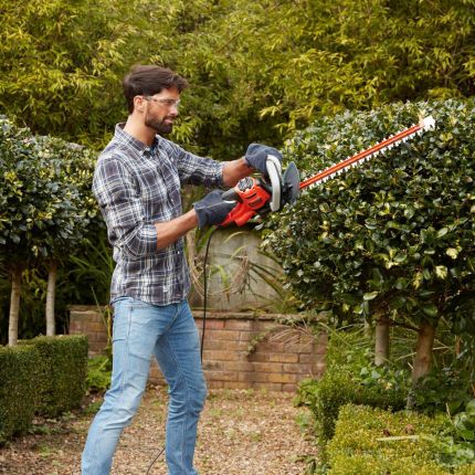 фото Кусторез электрический Black+Decker BEHTS401-QS 2
