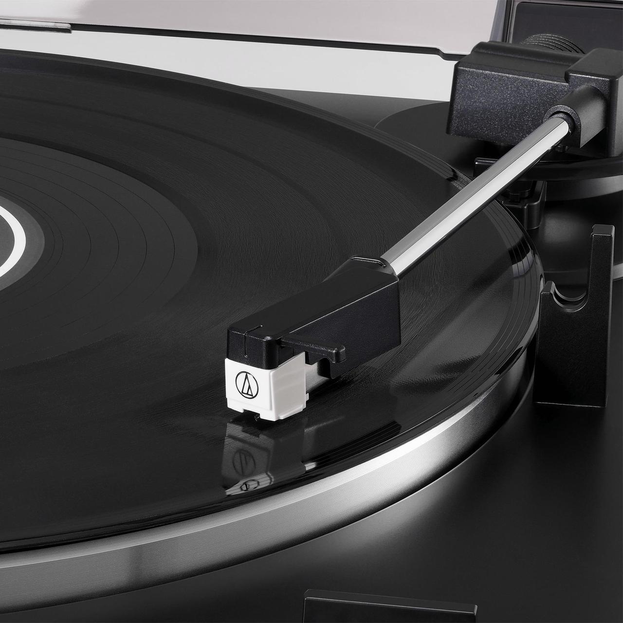 Фото Проигрыватель виниловых дисков Audio-Technica AT-LP60X Black