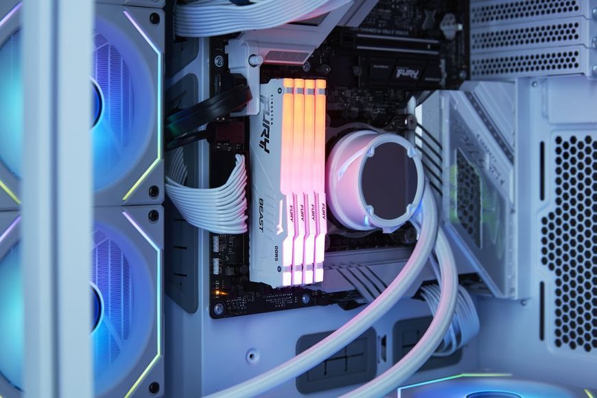 Пам'ять для настільних комп'ютерів Kingston Fury 64 GB (2x32GB) DDR5 6000 MHz Beast RGB EXPO White (KF560C30BWEAK2-64) 1410675 фото