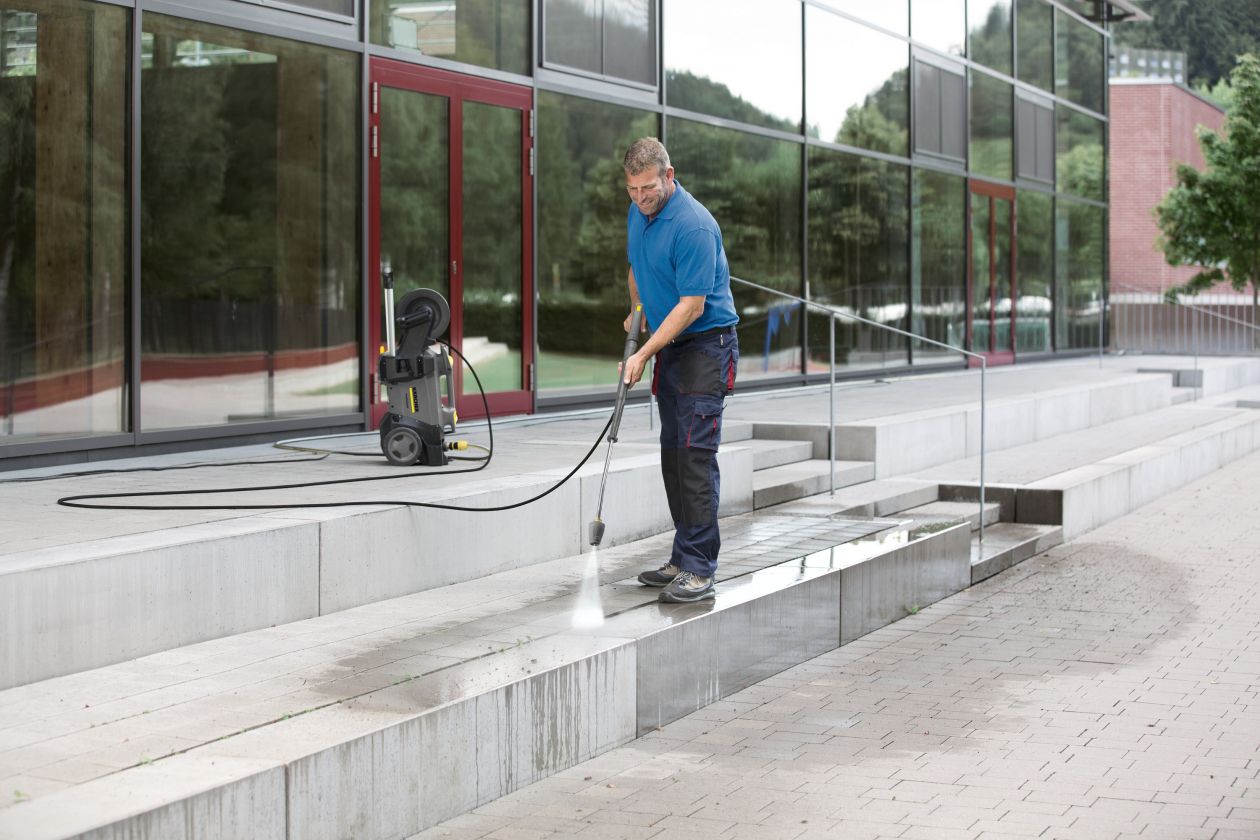 Фото Минимойка высокого давления Karcher HD 5/15 C (1.520-930.0)